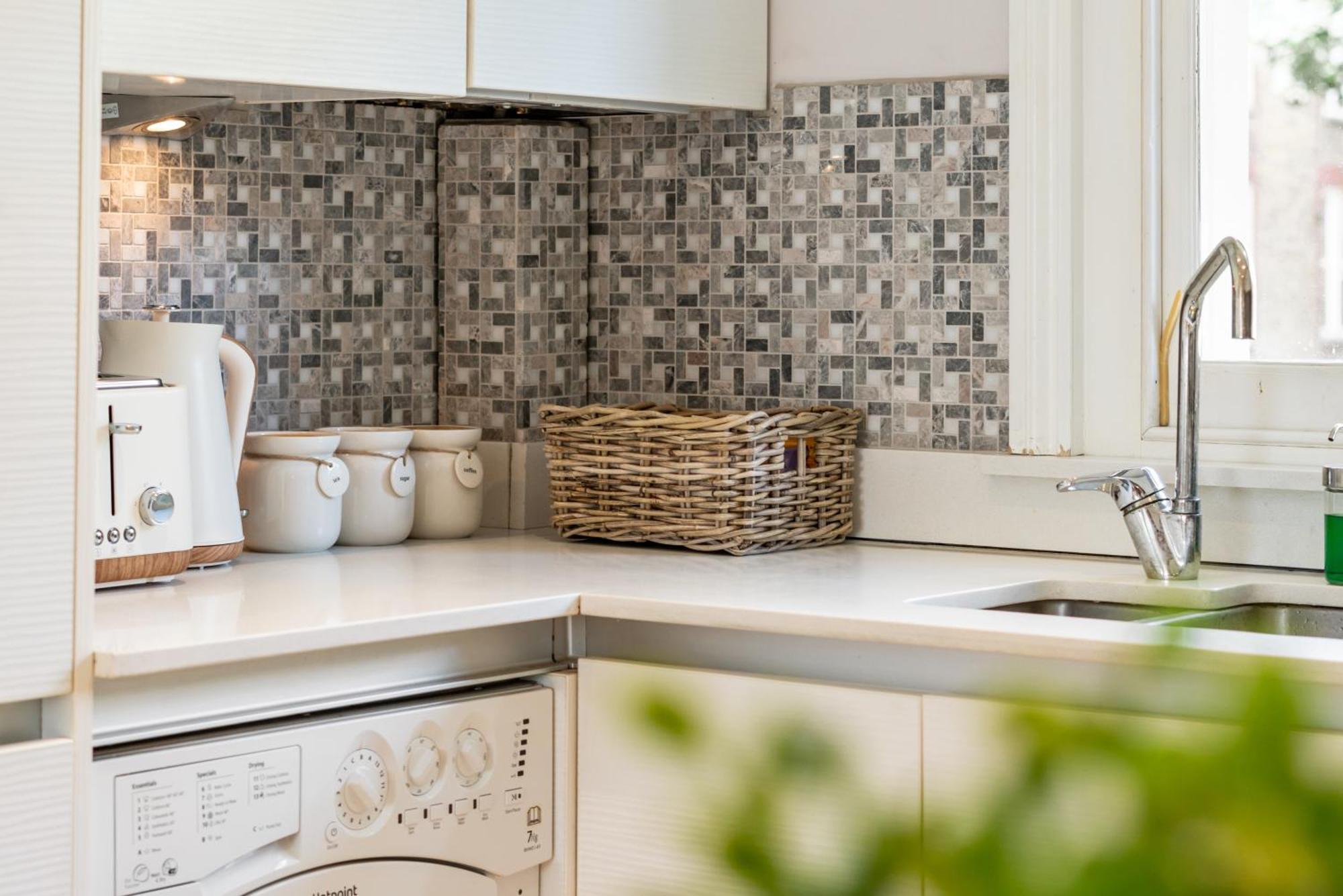 Hidden Gem In Central Location - Beautiful 2 Bed London Exterior photo